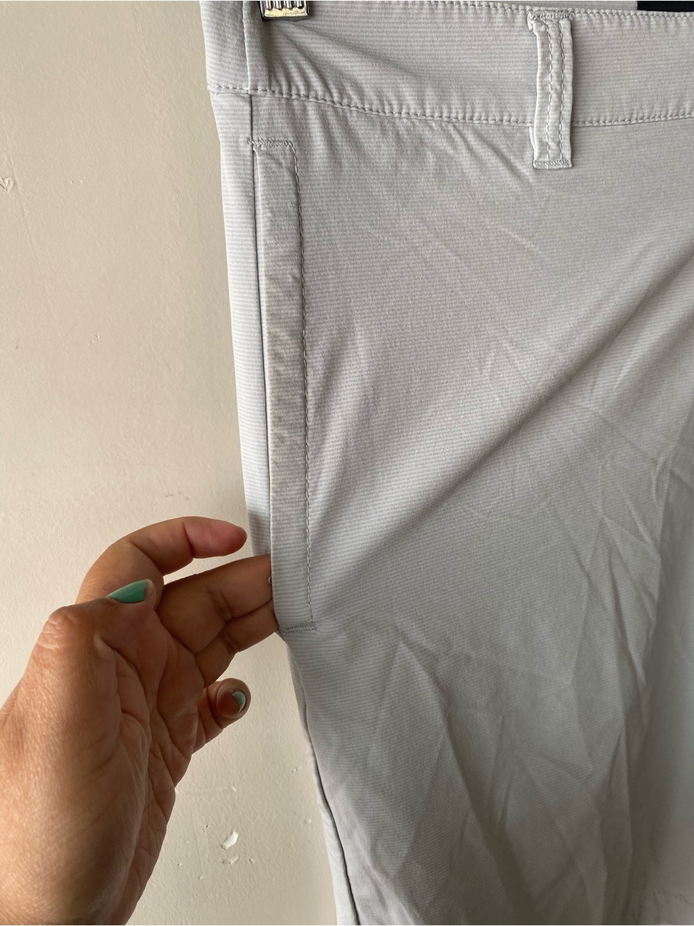 TravisMathew Light Grey Micro Stripe Performance Golf Shorts 32 Preppy - Picture 8 of 10